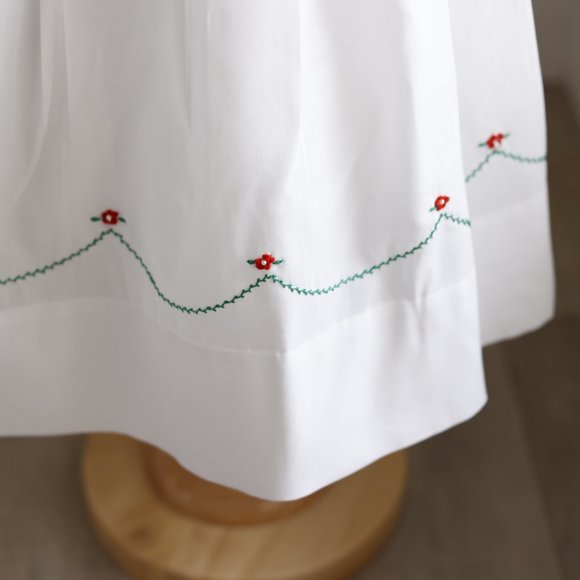 White Smocked Feltman Brothers Bishop Dress Red Green Embroidery NWT ADORABLE - Picture 4 of 5